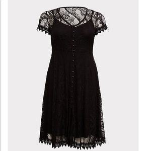 Torrid BLACK LACE & CROCHET BUTTON FRONT DRESS